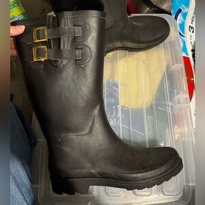 Black gold buckle rain boots